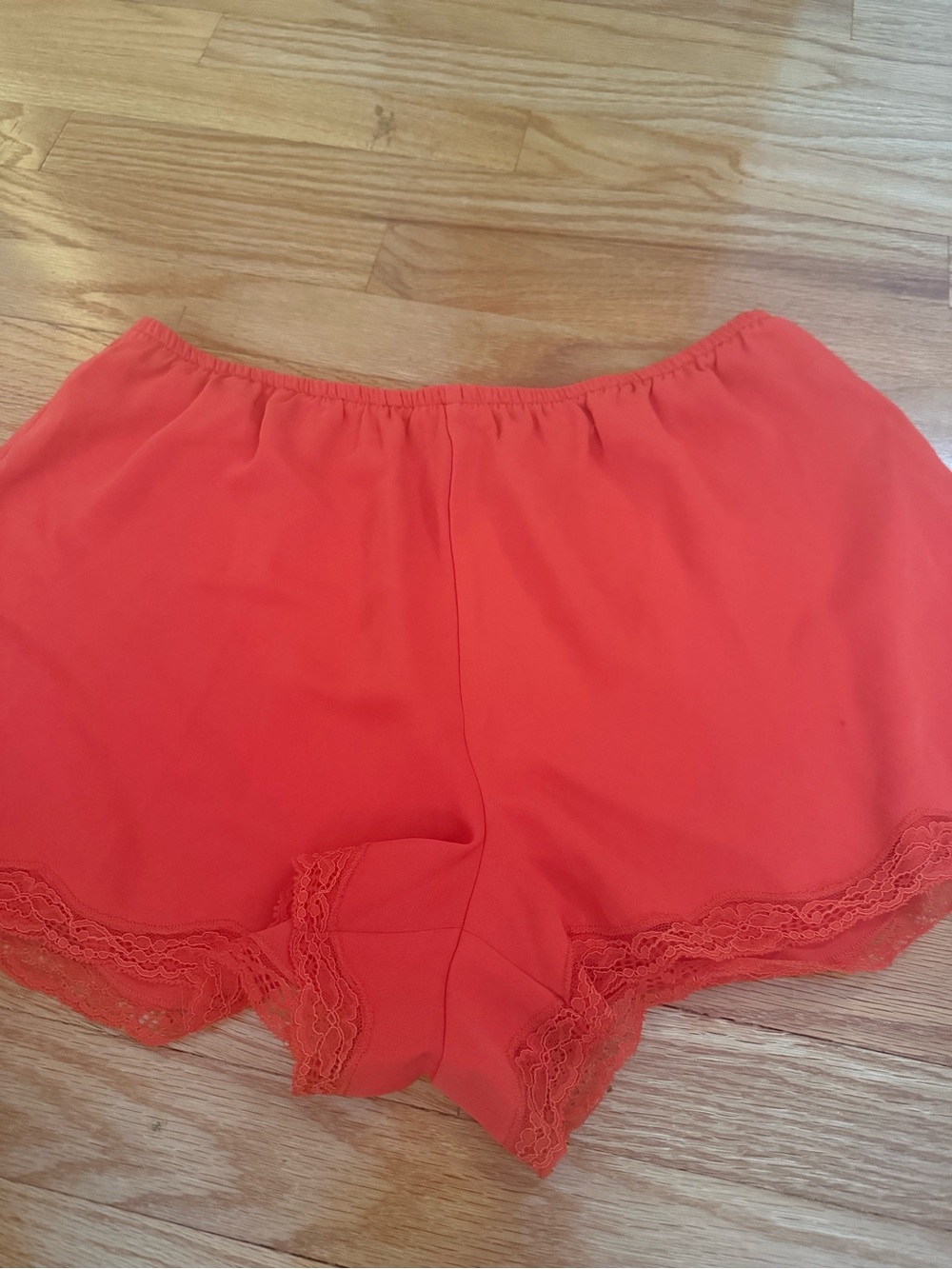 Aritzia Red Shorts ♥️♥️🇺🇸